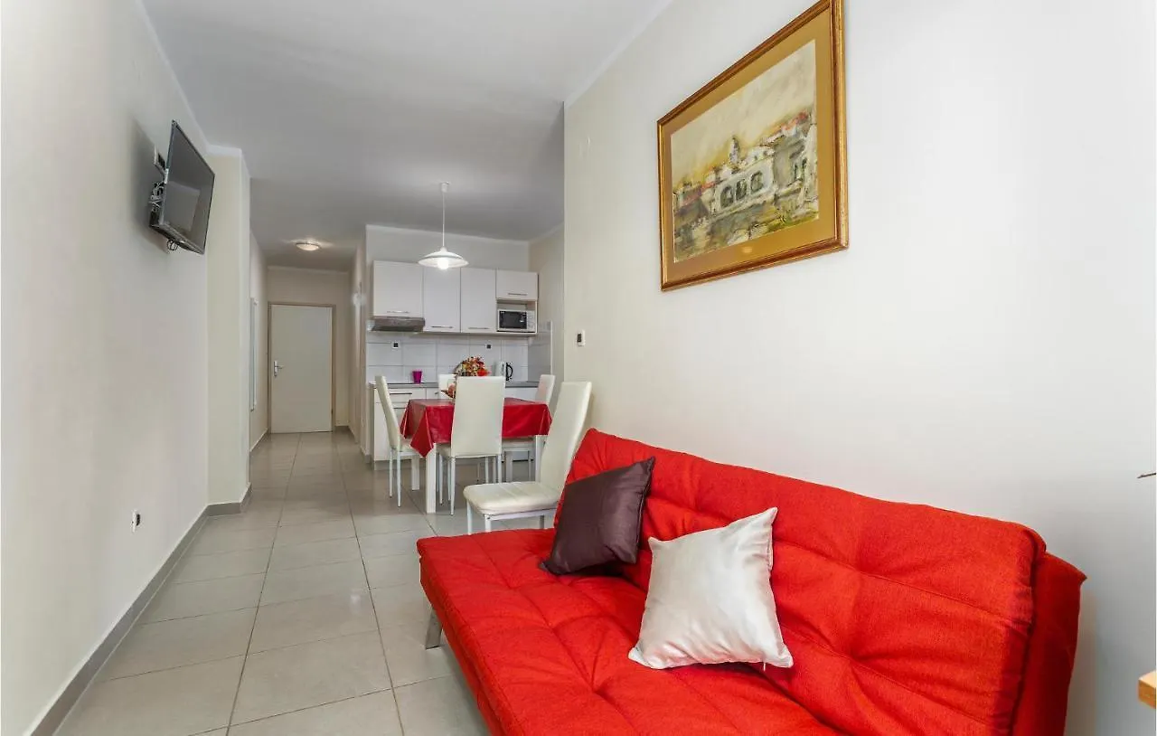 Awesome Apartment In Pinezici With Wifi