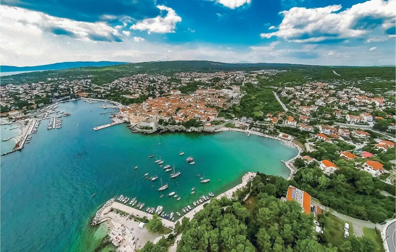Awesome Apartment In Pinezici With Wifi  Pinezici (Krk)